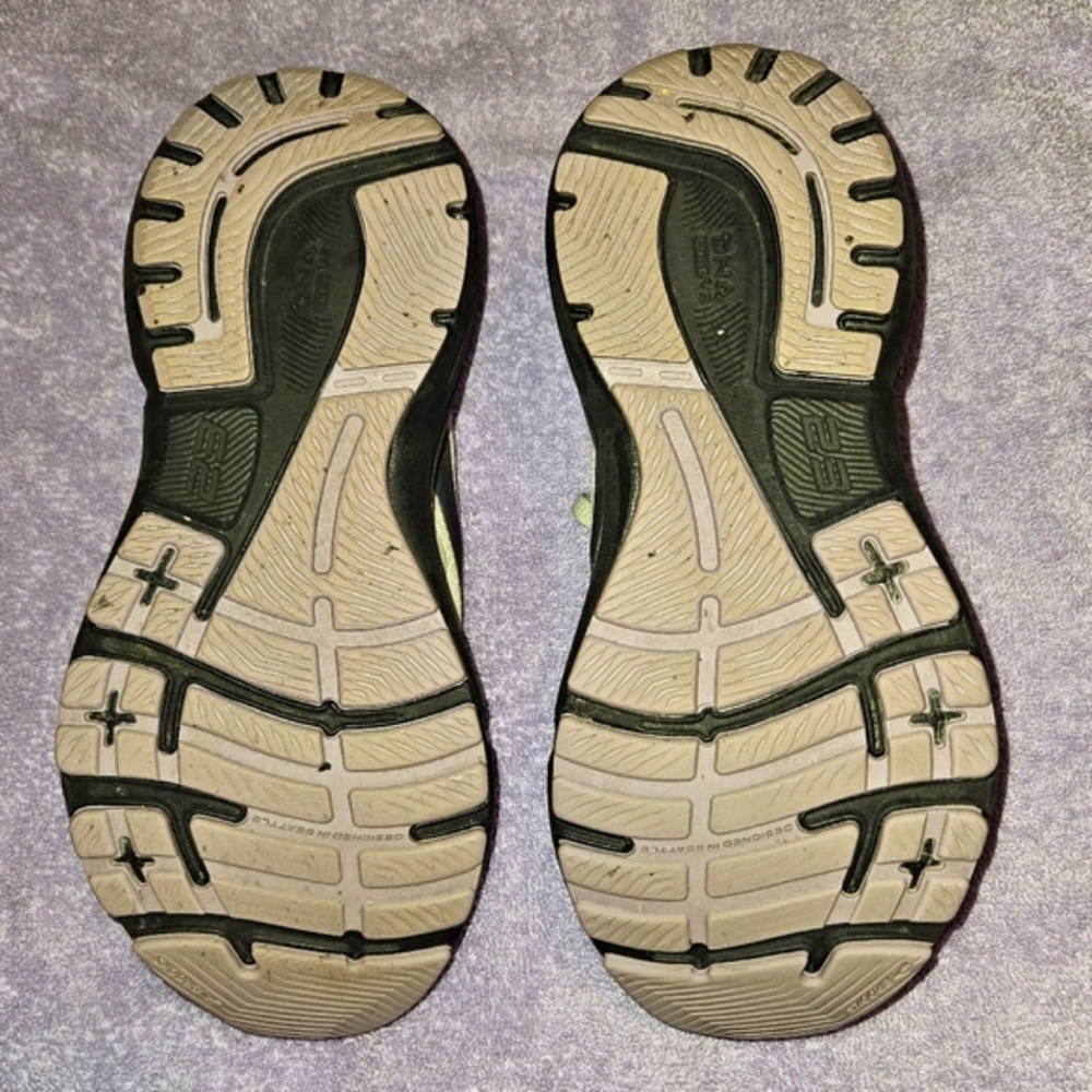 Brooks Adrenaline GTS 23 Womens Running Shoes - Picture 7 of 9